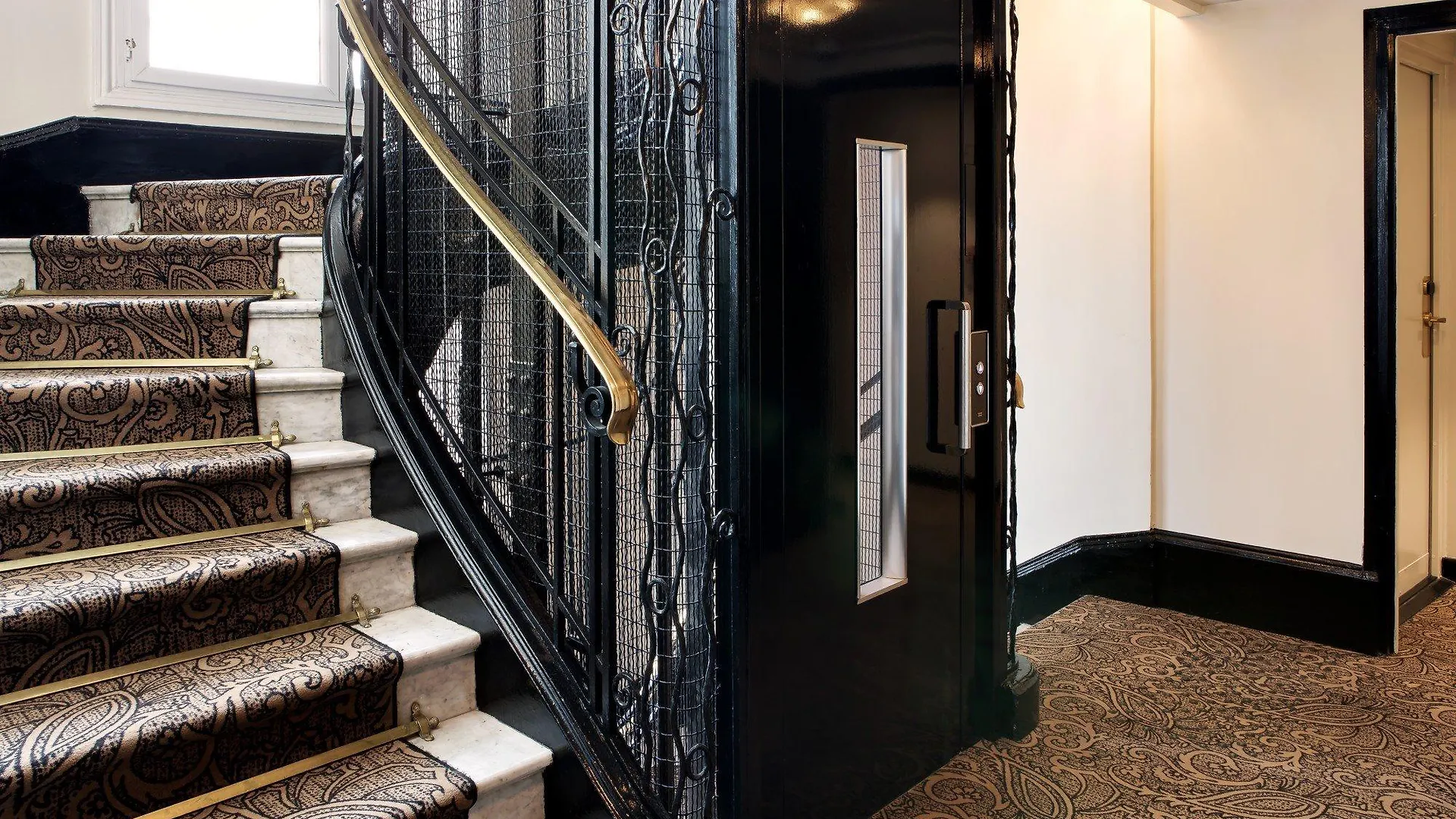 Hotel Rochechouart - Orso