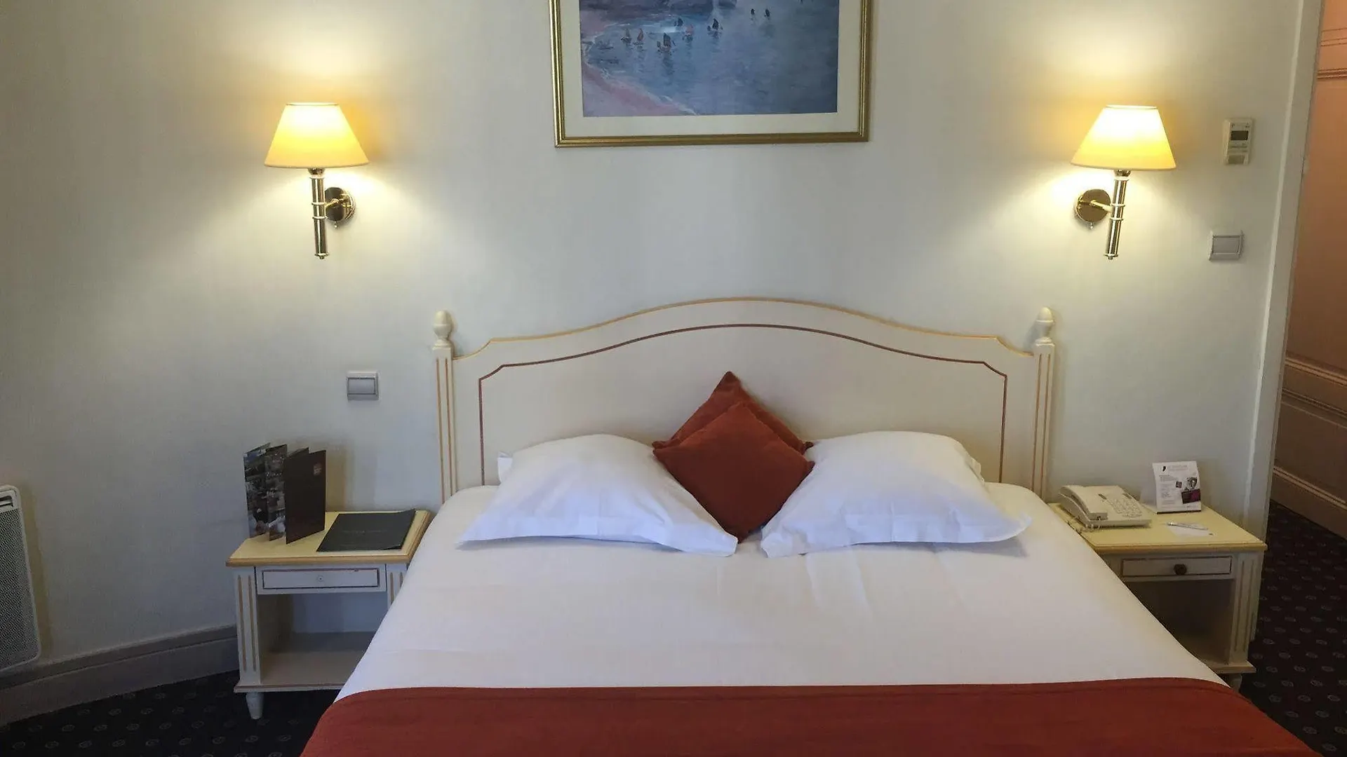 Hotel Rochechouart - Orso